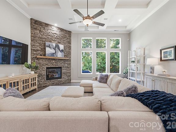 5th image of 1206 Delaney Dr