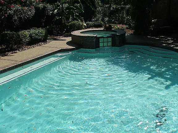 4th image of 4615 Regina Ln