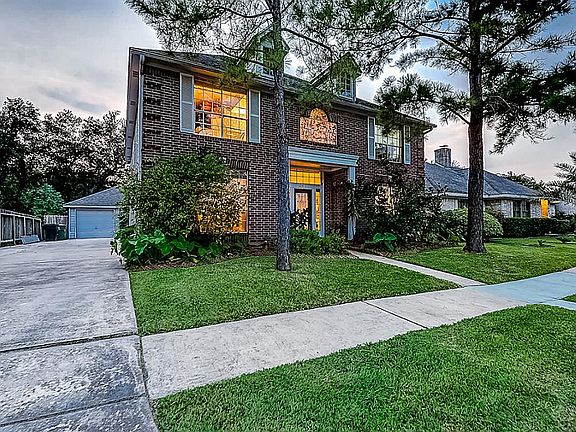 2nd image of 2810 Hollow Creek Dr