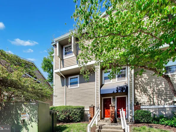 5716 Chapman Mill Dr APT 210, Rockville, MD 20852