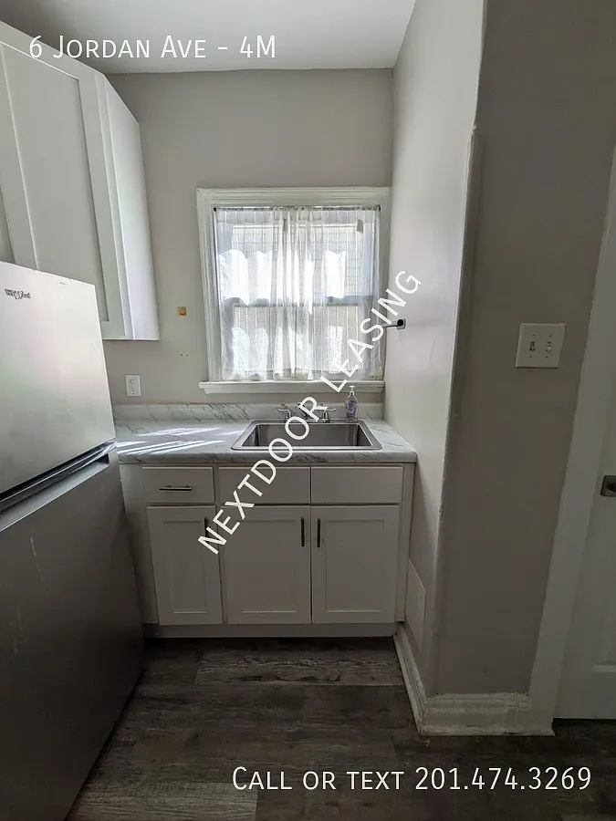 6 Jordan Ave — Photo 3