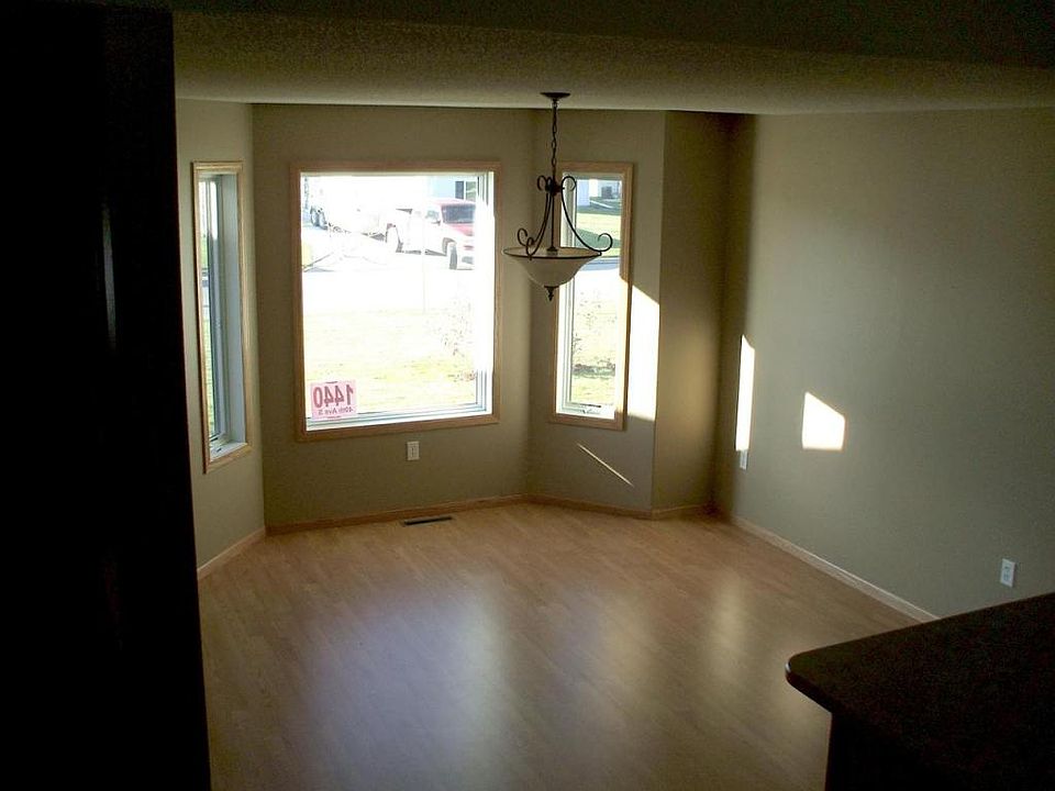 2nd image of 1440 49th Ave S
