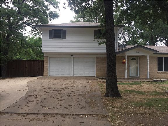 2nd image of 914 Oakwood Dr