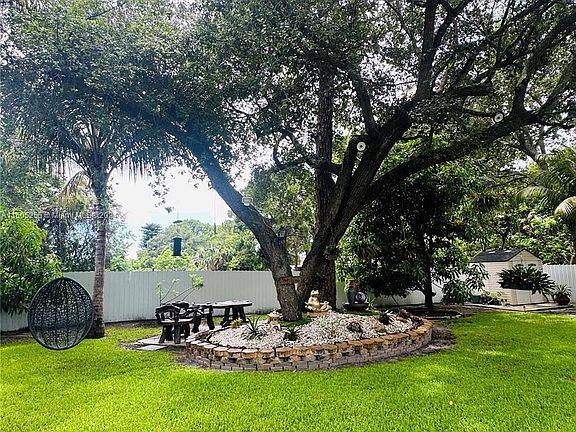 4th image of 1830 NW 170th St