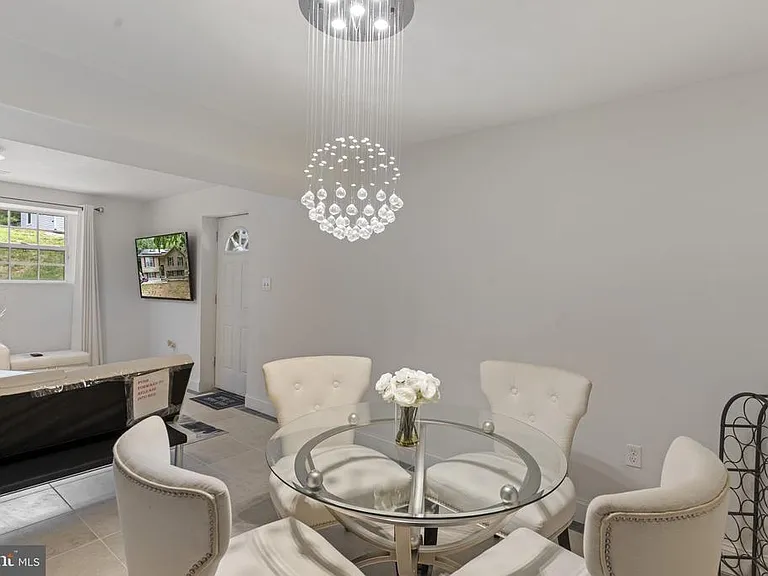 12258 Catalina Dr — Photo 25