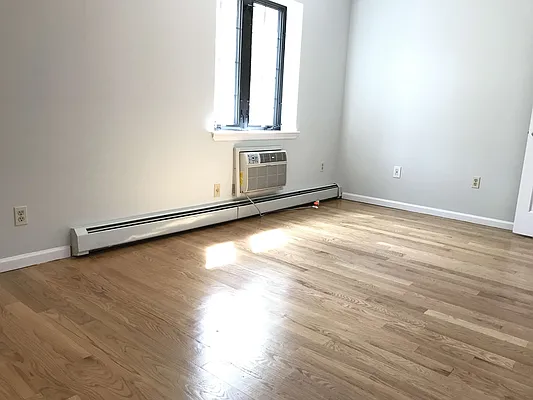 Rented by NY Space Finders Inc. | media 53