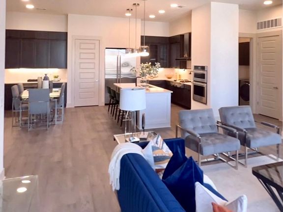 5th image of 3370 Oak Grove Ave Penthouse 1
