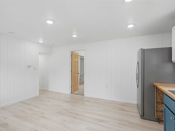 3rd image of 518 S 8th Ave