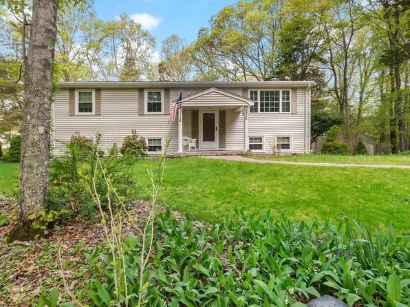 1177 Cedarwood Cir, Dighton, MA 02715