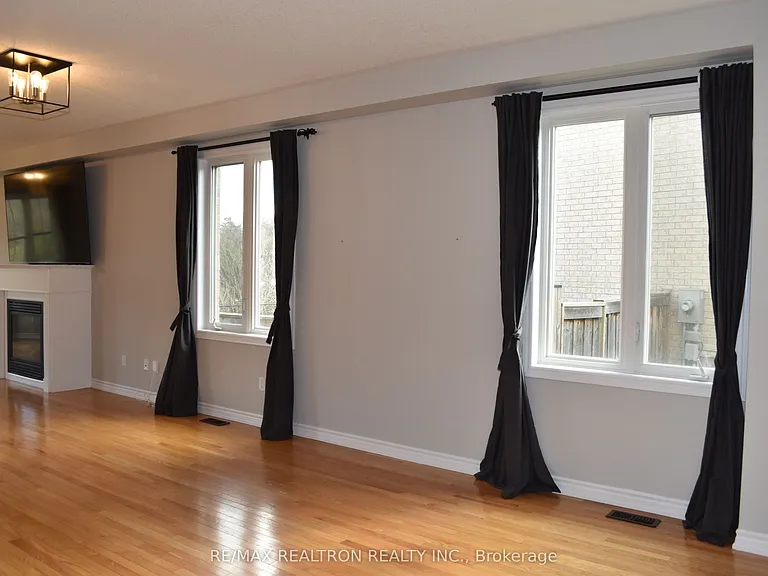 15 Burning Springs Pl — Photo 11