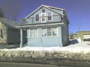909 Pine St, Green Bay, WI 54301