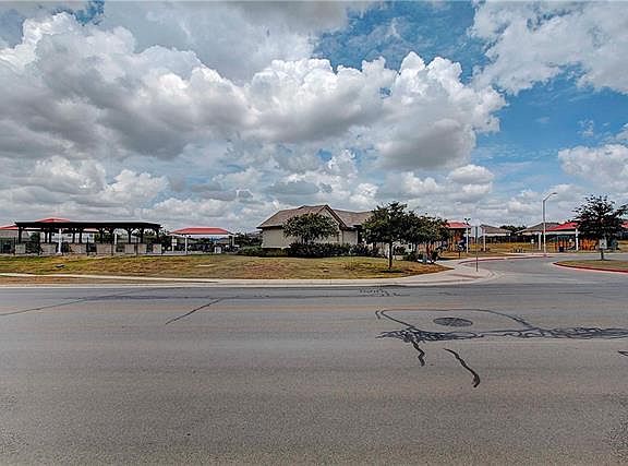 5th image of 922 Shadow Creek Blvd