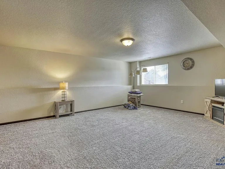 2915 Hutt Ct — Photo 11