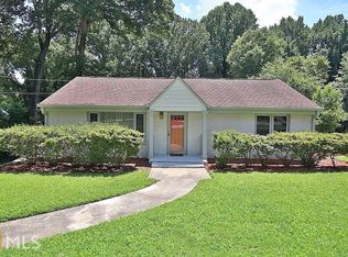 990 Brookdale Dr, East Pt, GA 30344