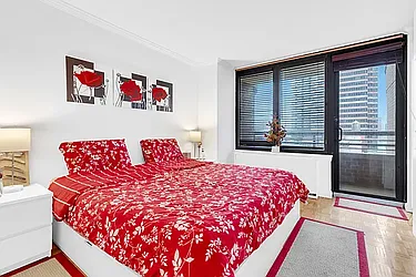 Rented by R New York