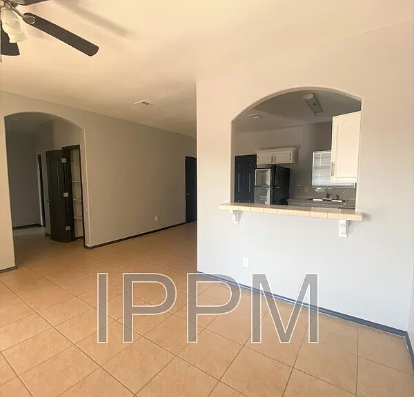 302 S FM 491 — Photo 4