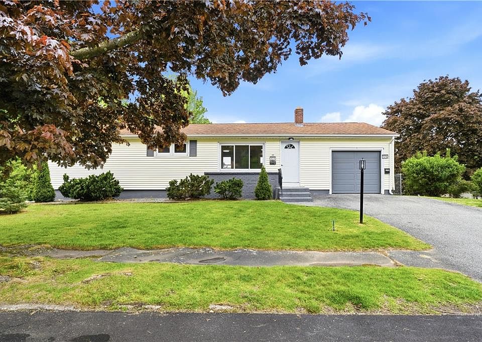 1st image of 131 Woodland Ave