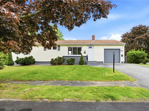 131 Woodland Ave, Cranston, RI 02920
