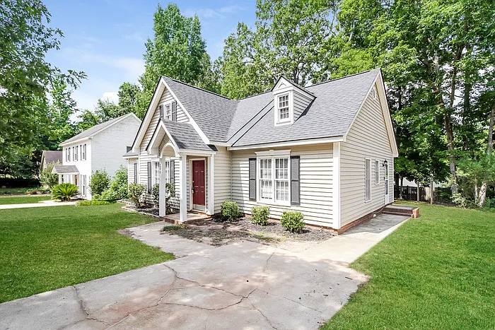 228 Chadford Rd — Photo 3