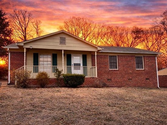 717 Belmont Dr, High Point, NC 27263