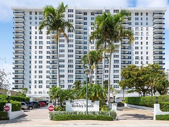 2nd image of 3015 N Ocean Boulevard #15a