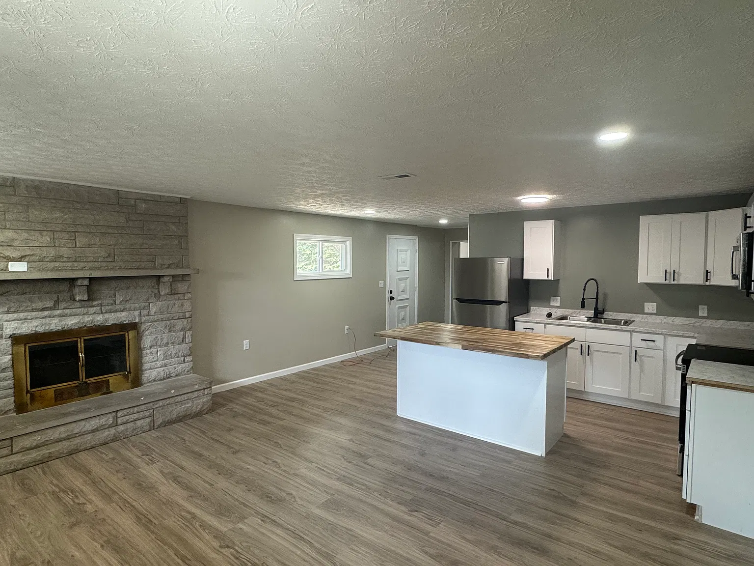2 bed, $1,000 — Photo 3