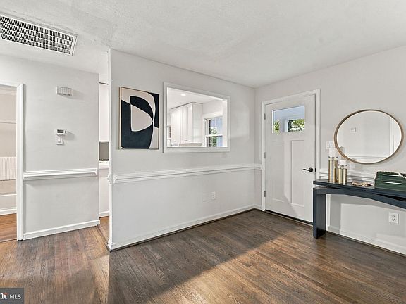 4th image of 8109 Mace Ct