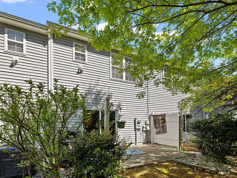 1210 Hadel Pl — Photo 33