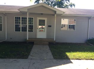 406 N Chestnut St, Momence, IL 60954