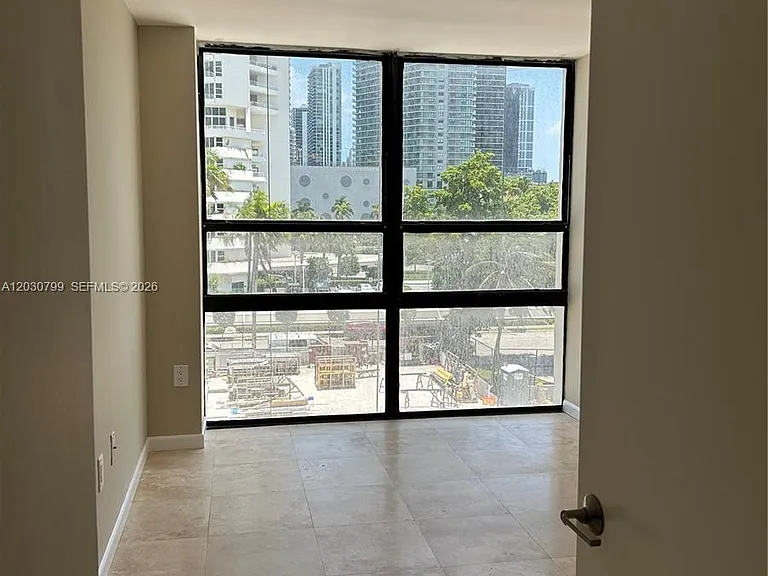 600 NE 36th St #417 — Photo 14