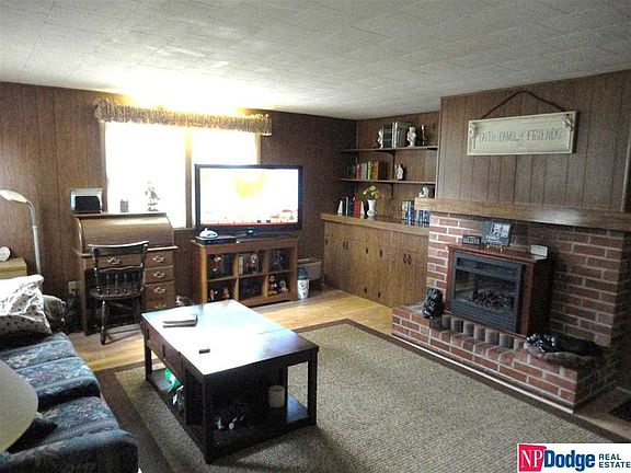 5th image of 411 W 10th St