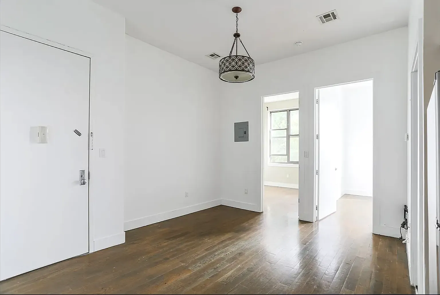 406 Evergreen Avenue — Photo 1