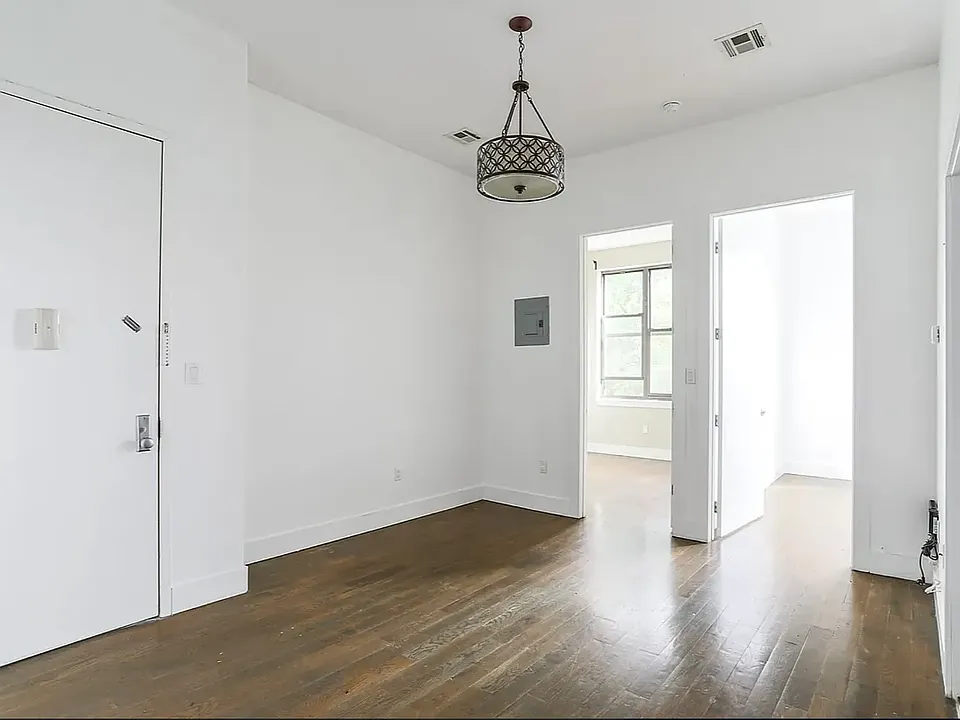 406 Evergreen Ave #2B