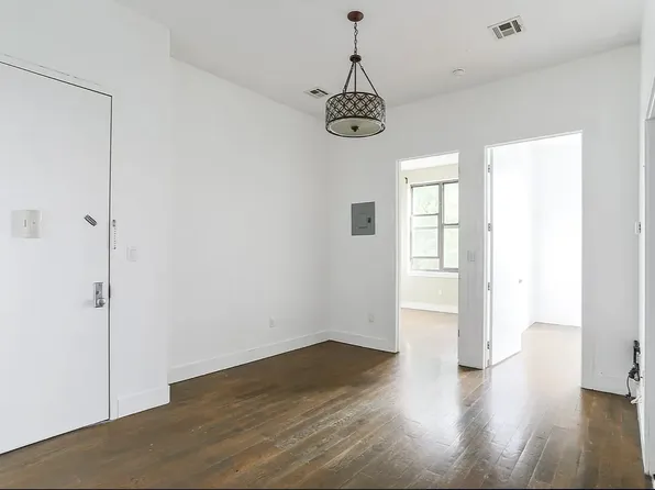 406 Evergreen Ave #2B, Brooklyn, NY 11221