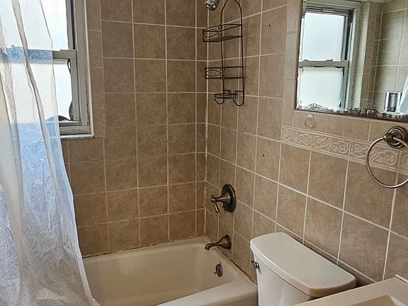 5th image of 34 Standish Rd APT 3