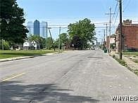 2nd image of 1226 Niagara St #65