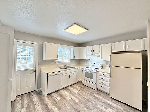 3rd image of 2340 Split Rock Dr #2340