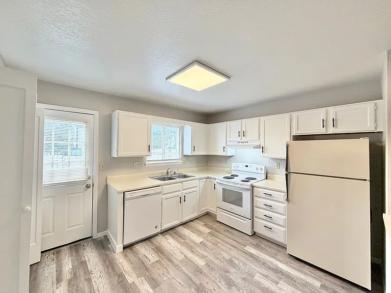 2340 Split Rock Dr — Photo 3