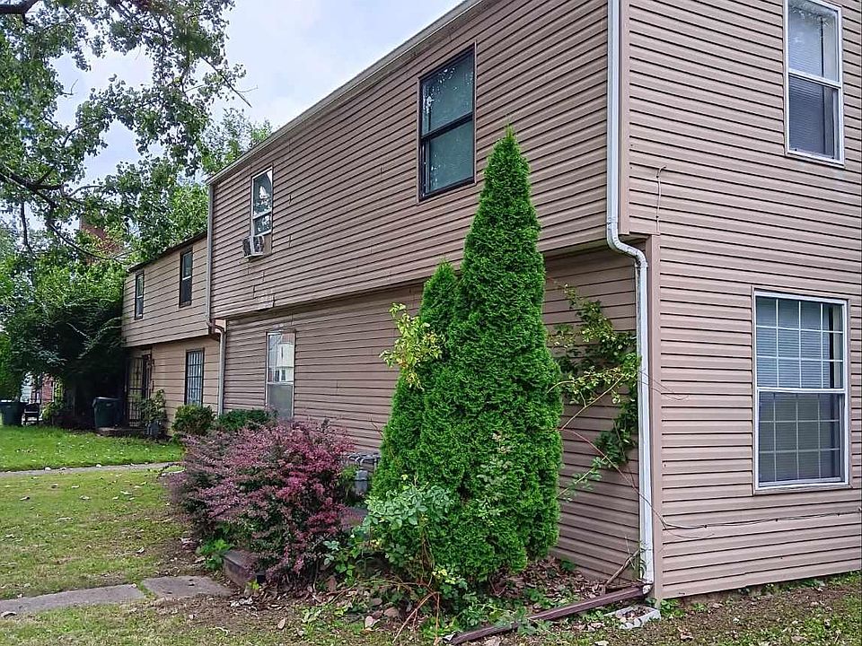 2nd image of 105 N Waverly St #105
