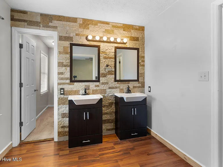 7666 Wilkins Dr — Photo 27