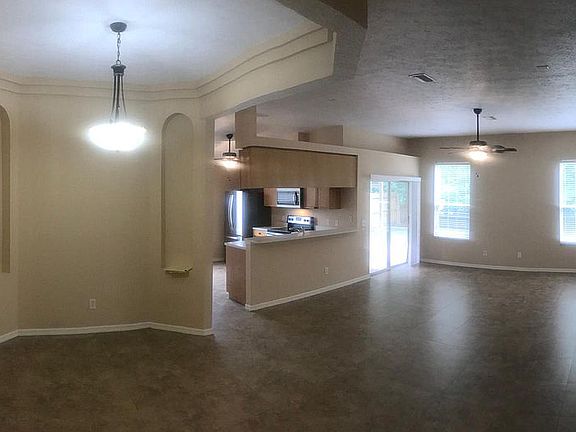 DINING AND FAMILY ROOM
