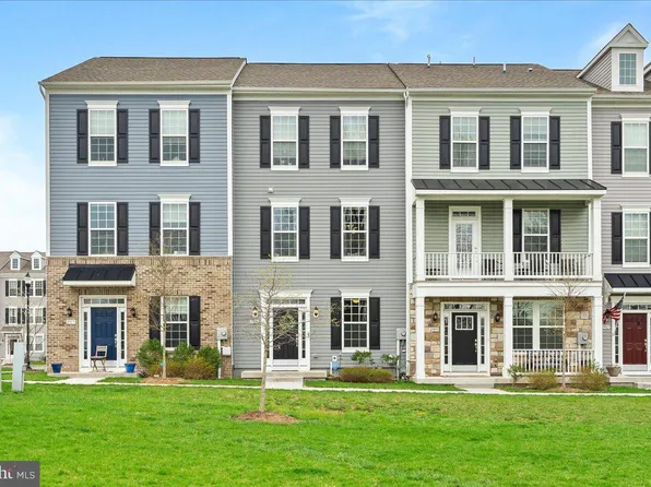 2911 Carriage House Dr, Frederick, MD 21701