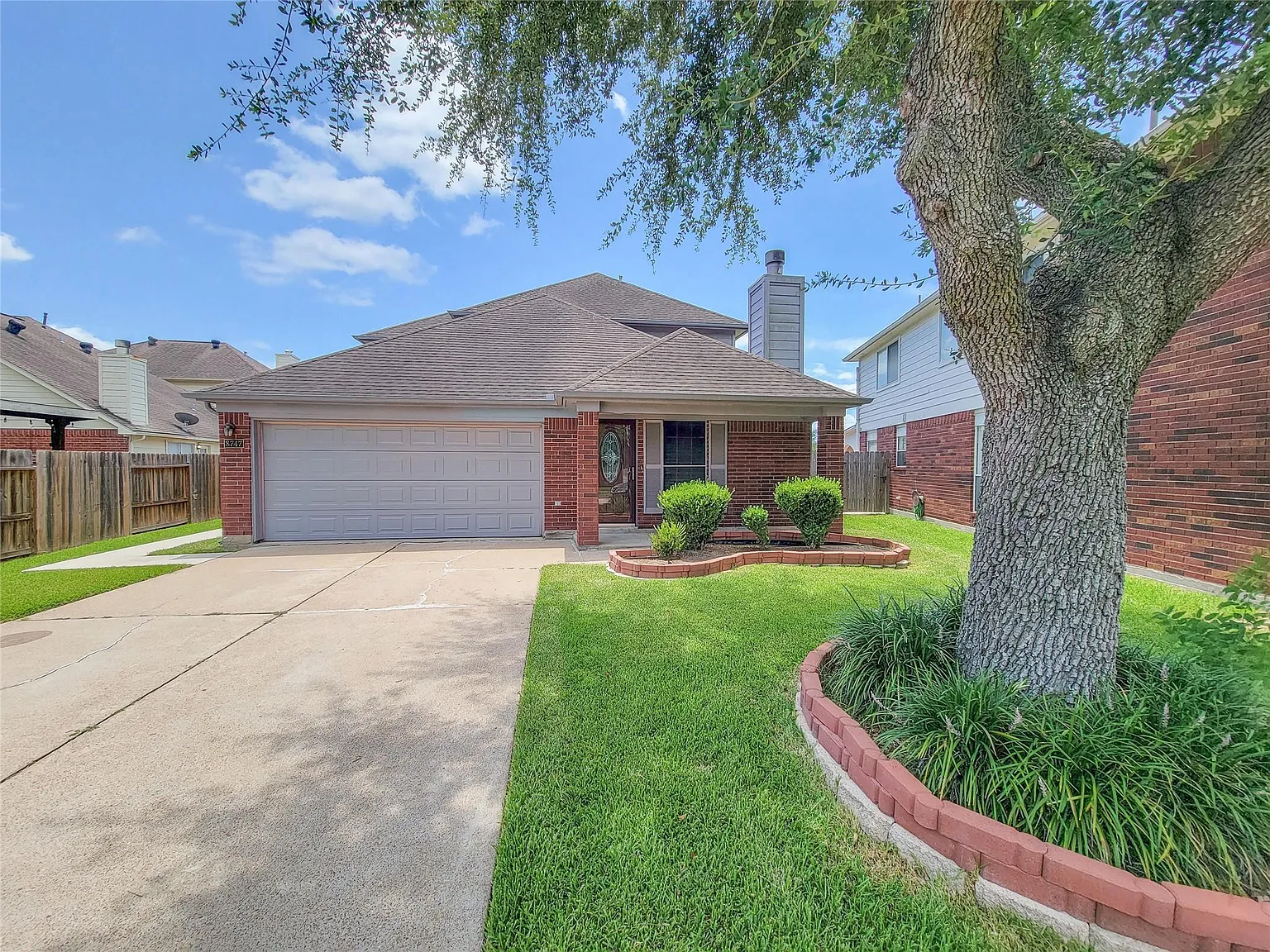 3 bed, 2.5 bath, 2695 sqft, $2,395 — Photo 4