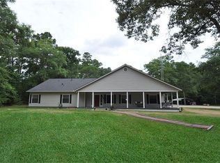 18337 Country Place Dr, Conroe, TX 77302