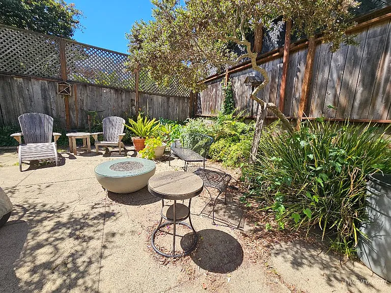 856 Page St — Photo 23