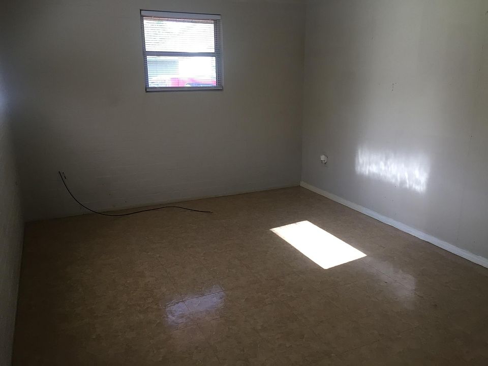 1st image of 425 W Oak Ln #Spy