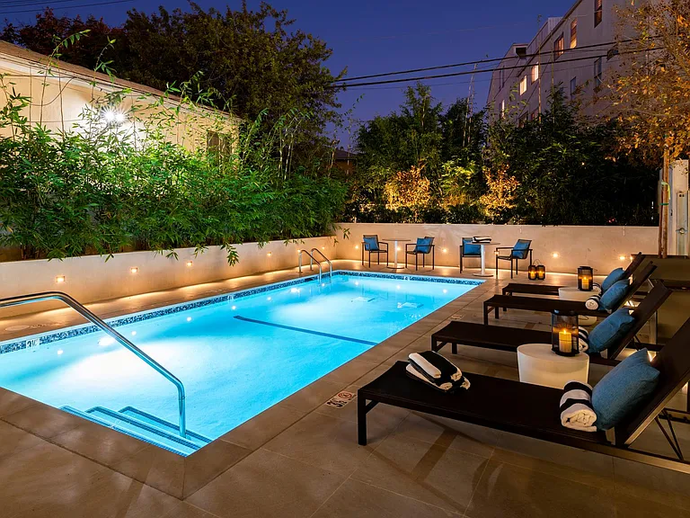 Lumiere at Malcolm - Luxury Homes — Photo 34