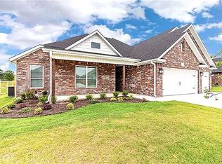 637 Malbec Rd, Springdale, AR 72762