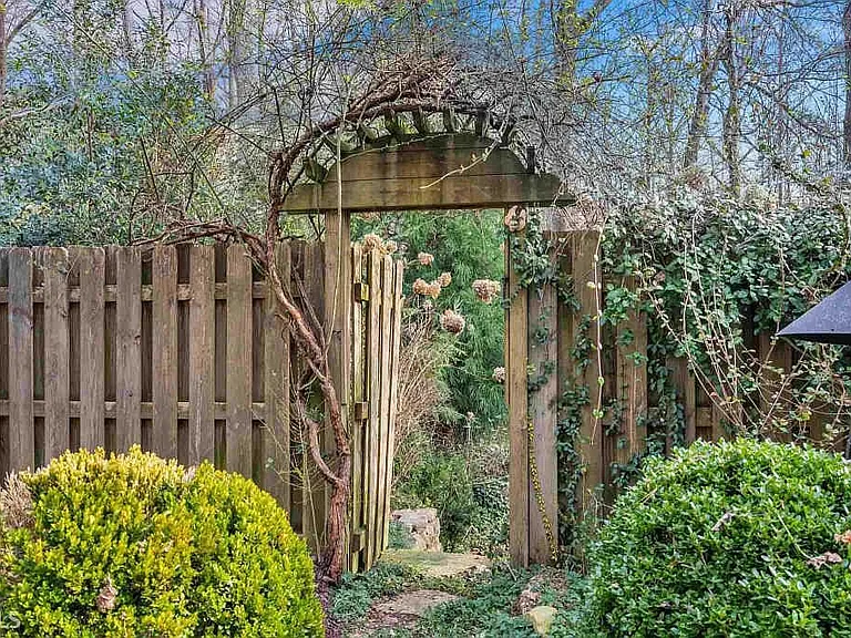 4205 Rogers Creek Ct — Photo 30