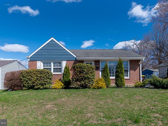 3rd image of 107 Valleyview Rd